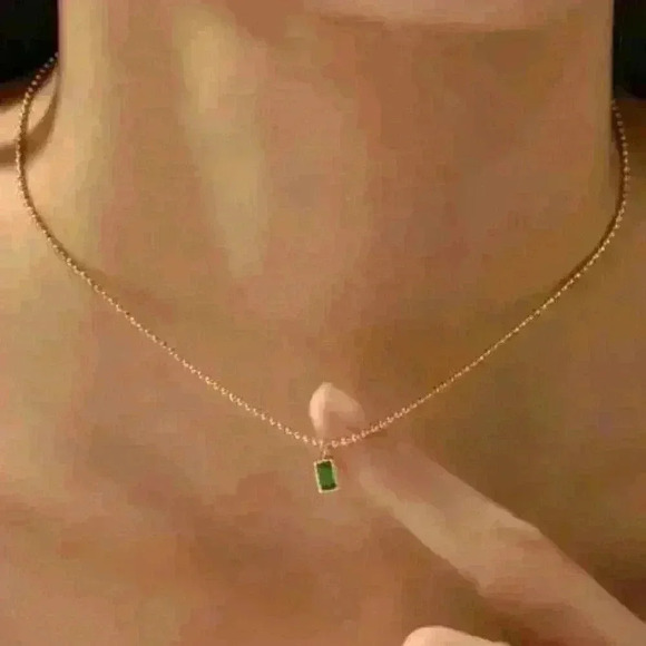 18K Gold-Filled Beaded Necklace with Emerald Stone Pendant - Picture 3 of 4